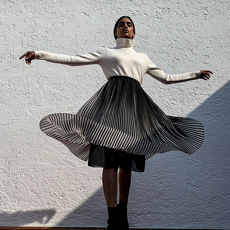 From Shapeless to Chic: The Art of Styling Oversized Fashion with Intention
